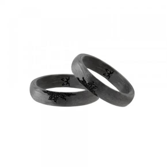 Anillo Carbono Negro con 1 Eguzkilore