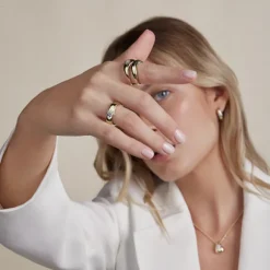 Anillo Olatu Cuadrado Plata Dorada