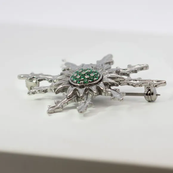 Broche Eguzkilore Plata con Circonitas Verdes 38mm