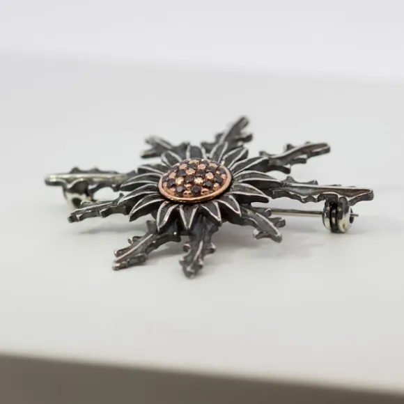 Broche Eguzkilore Plata con Circonitas Verdes 38mm