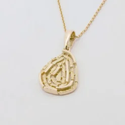 Colgante Almendra Vitoria Oro 18kt.