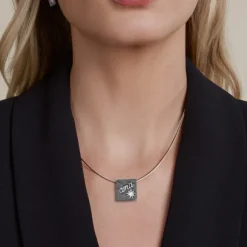 Colgante Ama Cuadrado de Plata