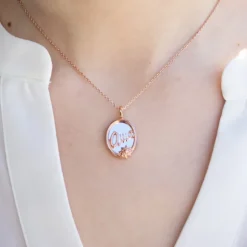 Colgante Ama Oval Plata Rosa