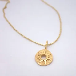 Colgante Chapa Etrusca Mountain Plata Dorada