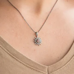 Colgante Eguzkilore Plata Envejecida y Circonitas 14mm