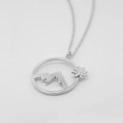 Colgante Mountain Plata Motivo Montaña