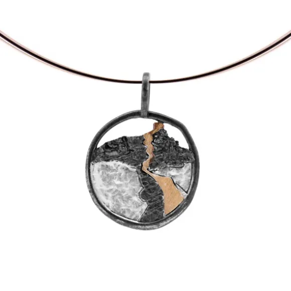 Colgante Redondo Gaztelugatxe Plata con Lámina de Oro