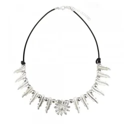 Gargantilla Mari Mate Blanco Catorce Hojas y Motivo Eguzkilore