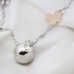 Llamador de Ángeles Bola Plateada y Mariposa Rosa