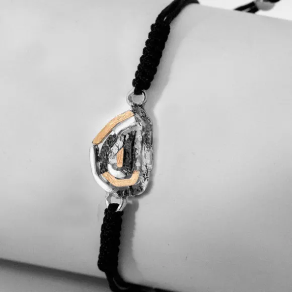 Pulsera Almendra de Vitoria Silueta Plata con Lámina de Oro